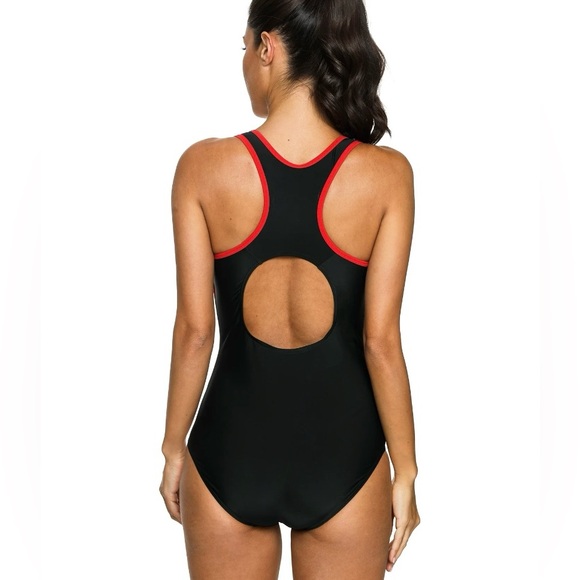A pretty one piece swim suit that is flattering to all body types. - Picture 2 of 7
